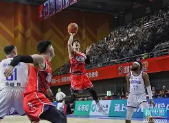 用户评价最好的体育平台-里程碑夜!广厦男篮远射贴柱,欧联赛后刷纪录,态度坚定,团队化学反应显著(标准篮球场篮球架位置)