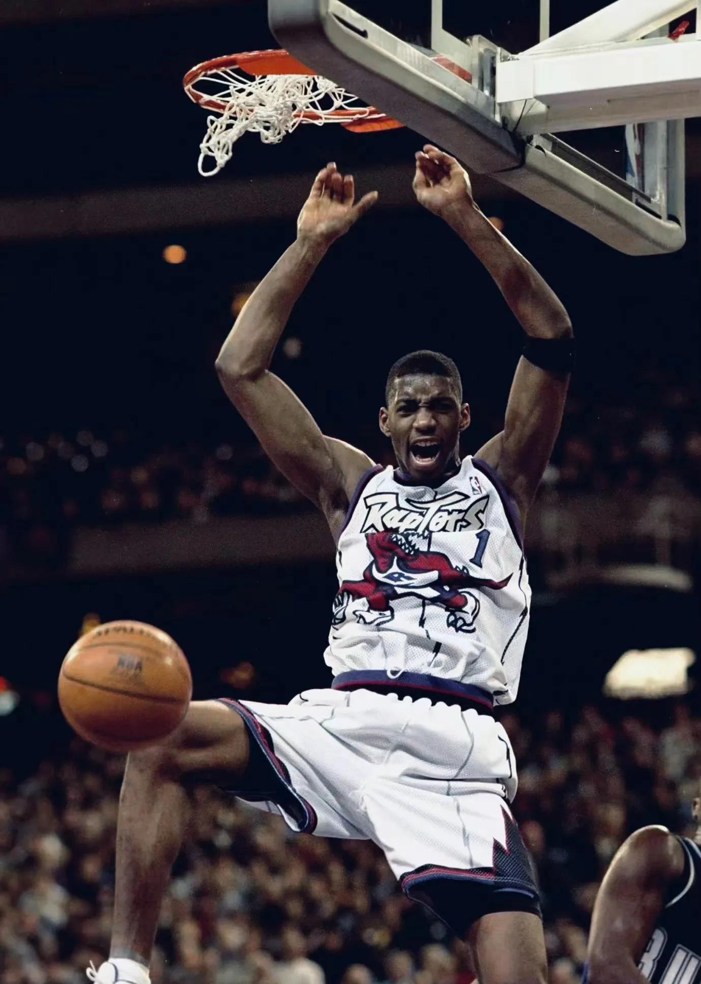 体育赛事投注-包含窗口期多伦多猛龙备战西甲，绝杀压哨细节曝光，赛场秩序良好，球探报告显示潜力的词条