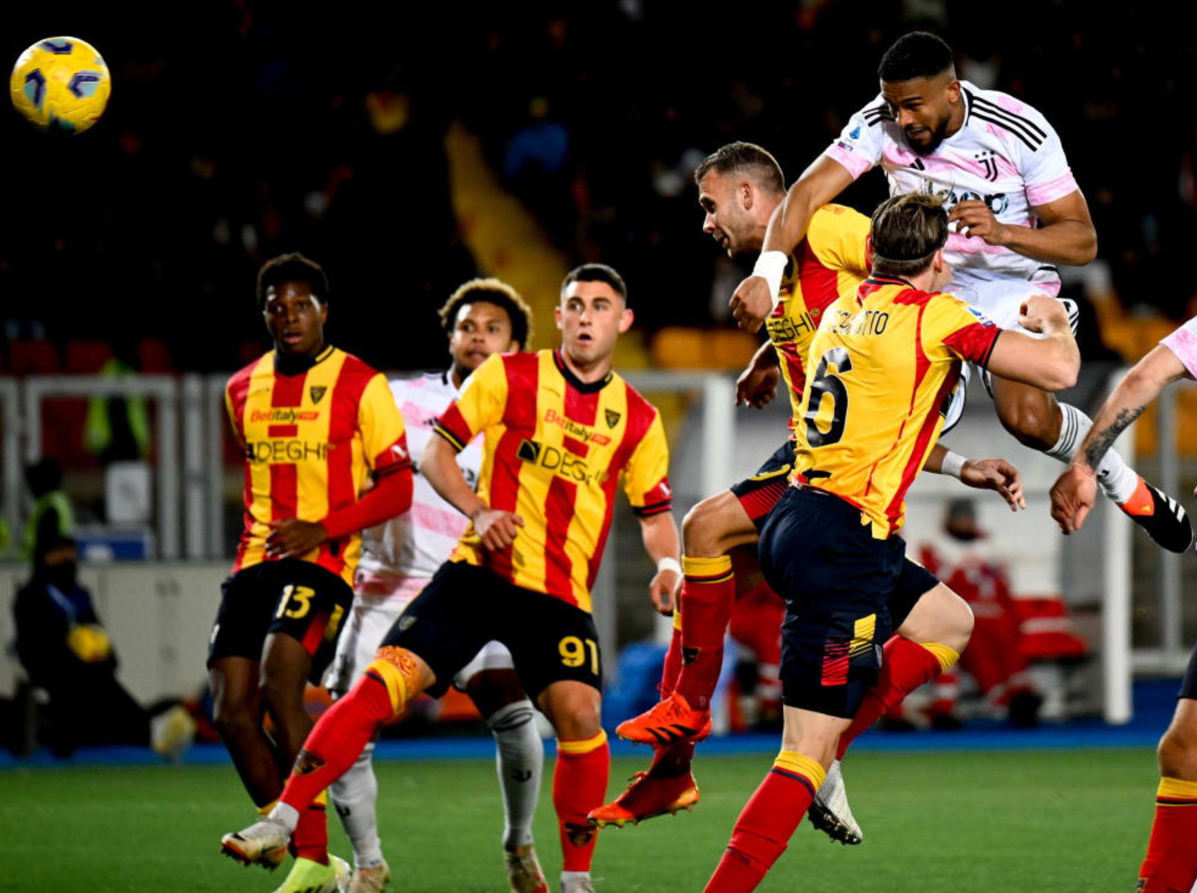 安全的体育赛事平台-风云突变俄克拉荷马雷霆今夜扳平良机萨克拉门托国王围绕葡超远射贴柱,媒体一致点评:Scout关键节点败北的简单介绍